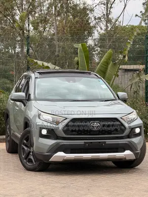 Toyota RAV4 Adventure 2019 Green