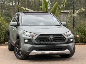 Toyota RAV4 Adventure 2019 Green