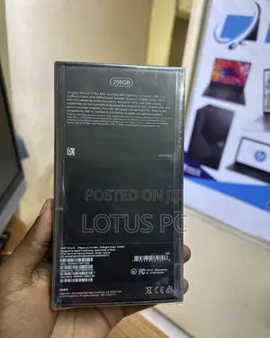 New Apple iPhone 11 Pro Max 256 GB Green