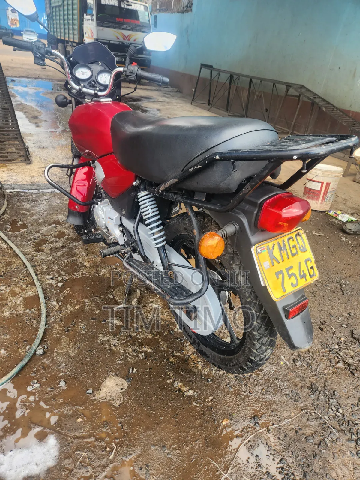TVS HLX Plus ES 2025 Red