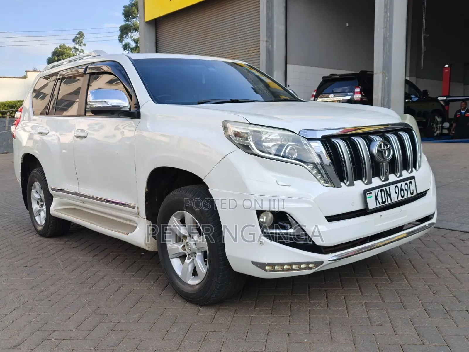 Toyota Land Cruiser Prado 2015 White