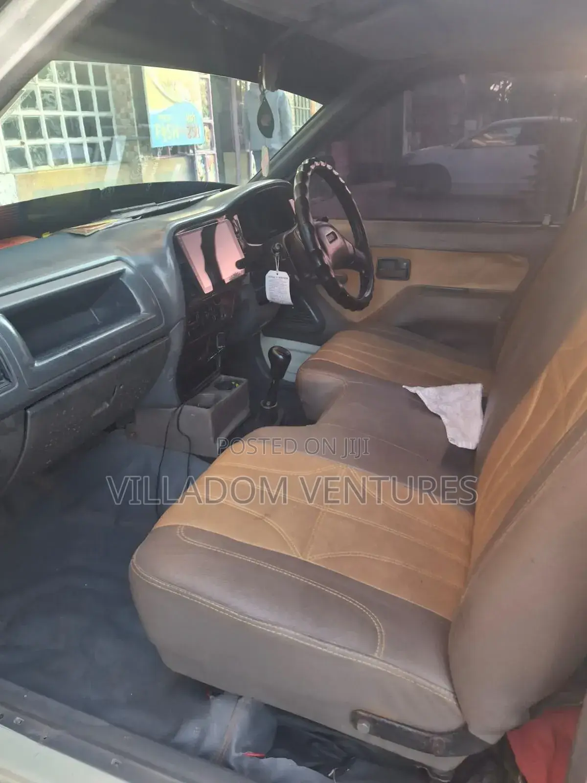 Isuzu D-MAX 2002 Beige