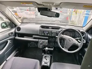 Toyota Axio 2019 Silver