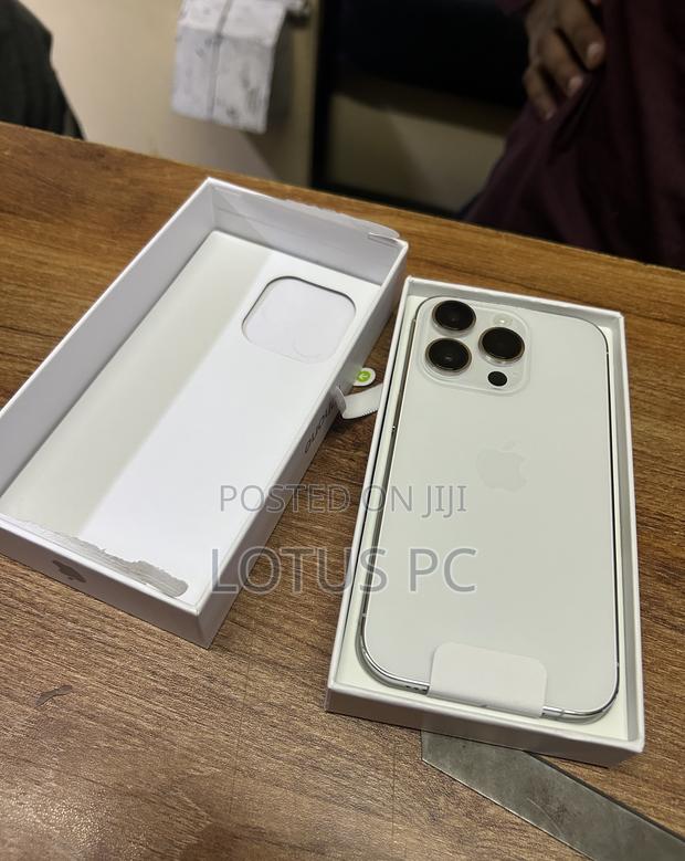 New Apple iPhone 14 Pro 256 GB Silver - thumbnail 3
