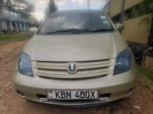 Toyota IST 2005 Beige