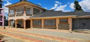 4bdrm Maisonette in Royalton, Ngeria for sale