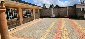4bdrm Maisonette in Royalton, Ngeria for sale