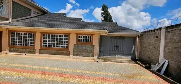 4bdrm Maisonette in Royalton, Ngeria for sale - thumbnail 3