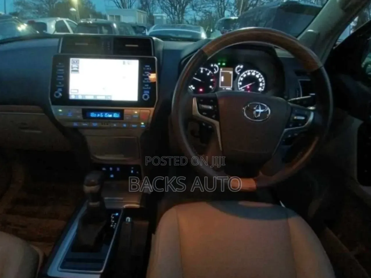 Toyota Land Cruiser Prado 2.8 2022 Black