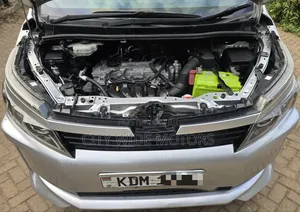 Toyota Voxy 2016 Silver