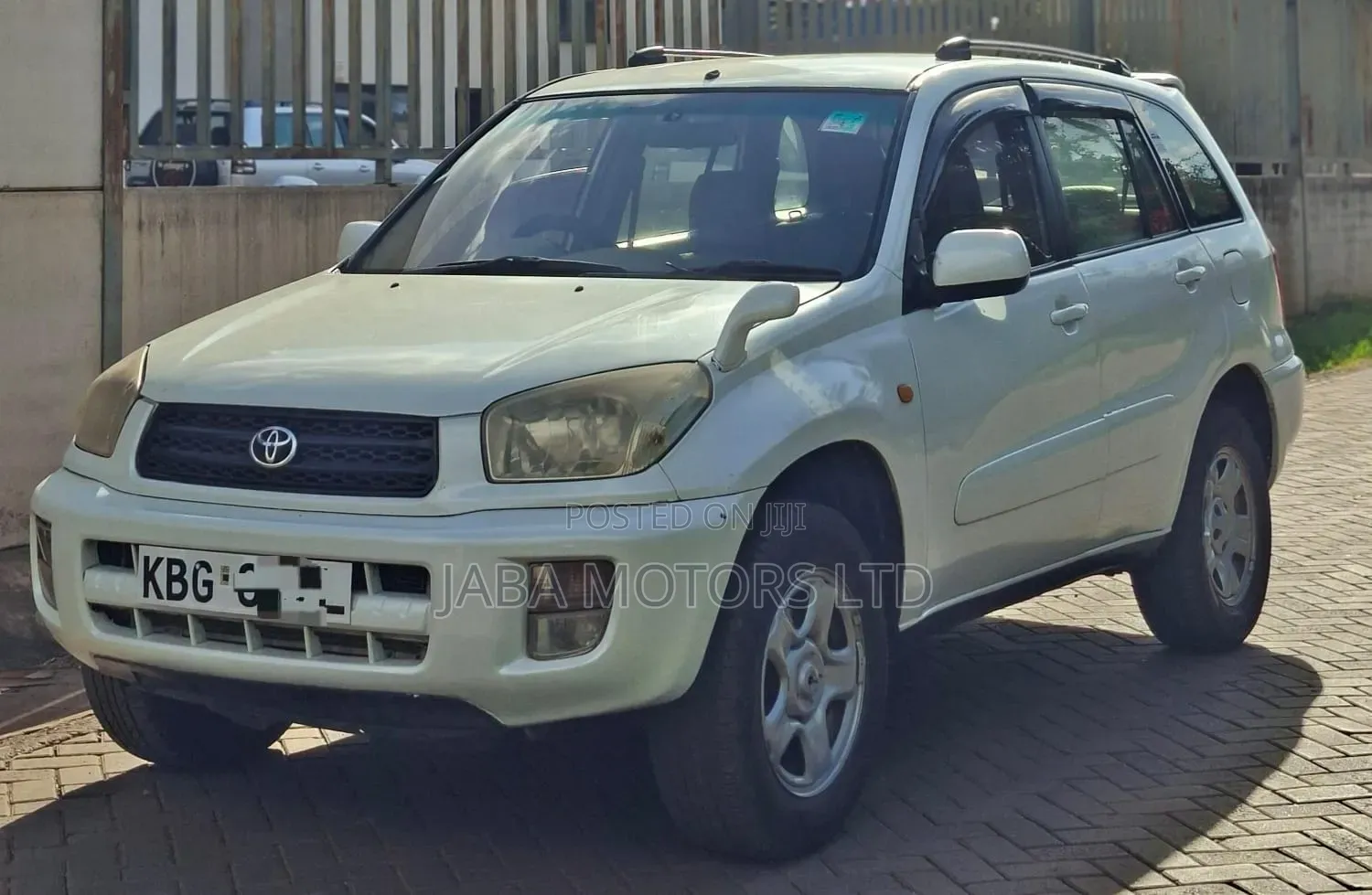 Toyota RAV4 2004 White