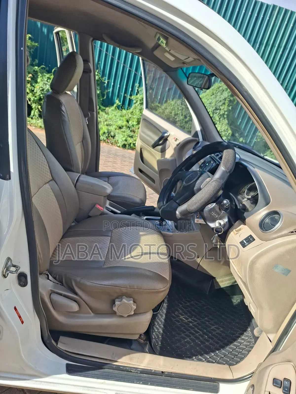 Toyota RAV4 2004 White