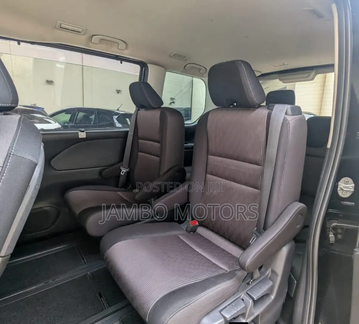 Nissan Serena 2022 Black