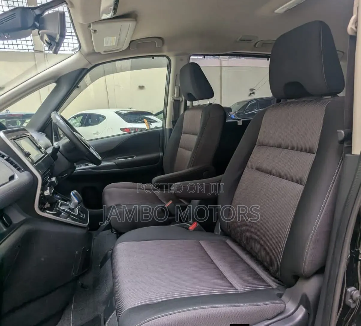 Nissan Serena 2022 Black