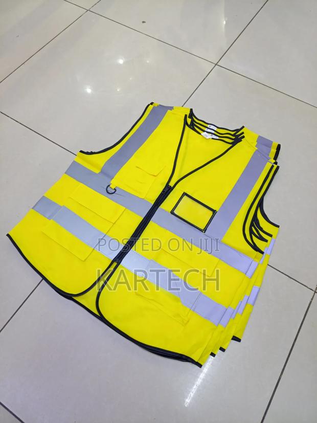 Yellow Reflective Safety Vest With Zipper & Multi-pockets