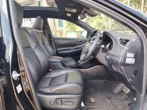 Toyota Harrier 2019