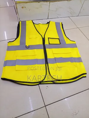 Industrial Reflector Safety Vest – Yellow Zip-up Design With Pockets