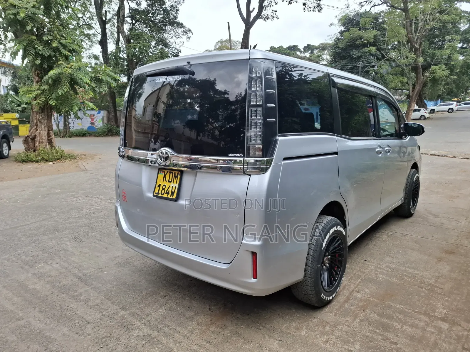 Toyota Noah 2016 Silver