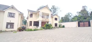 4bdrm Townhouse / Terrace in Lavington Green, Maziwa for rent
