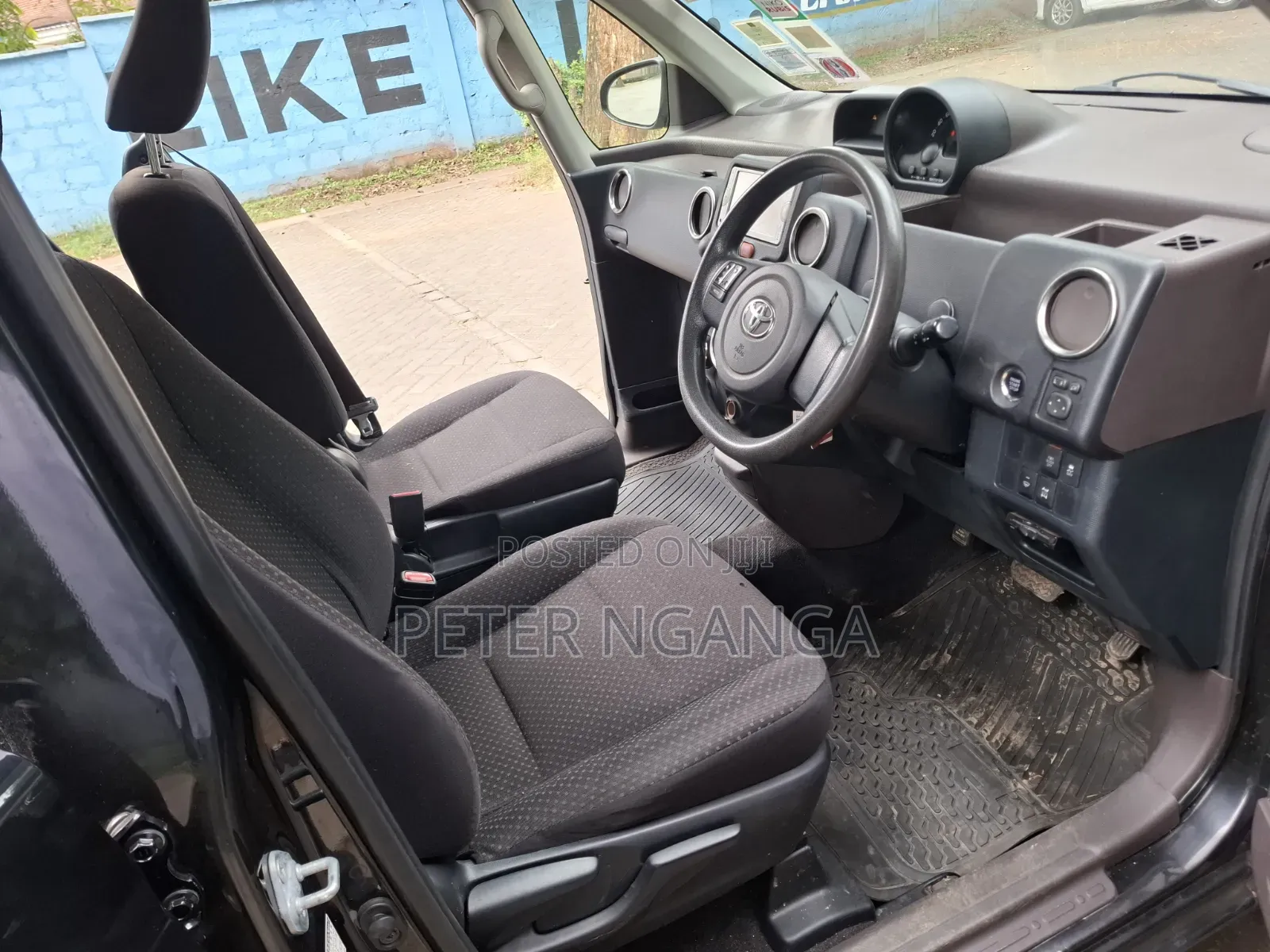 Toyota Spade 2014 Black