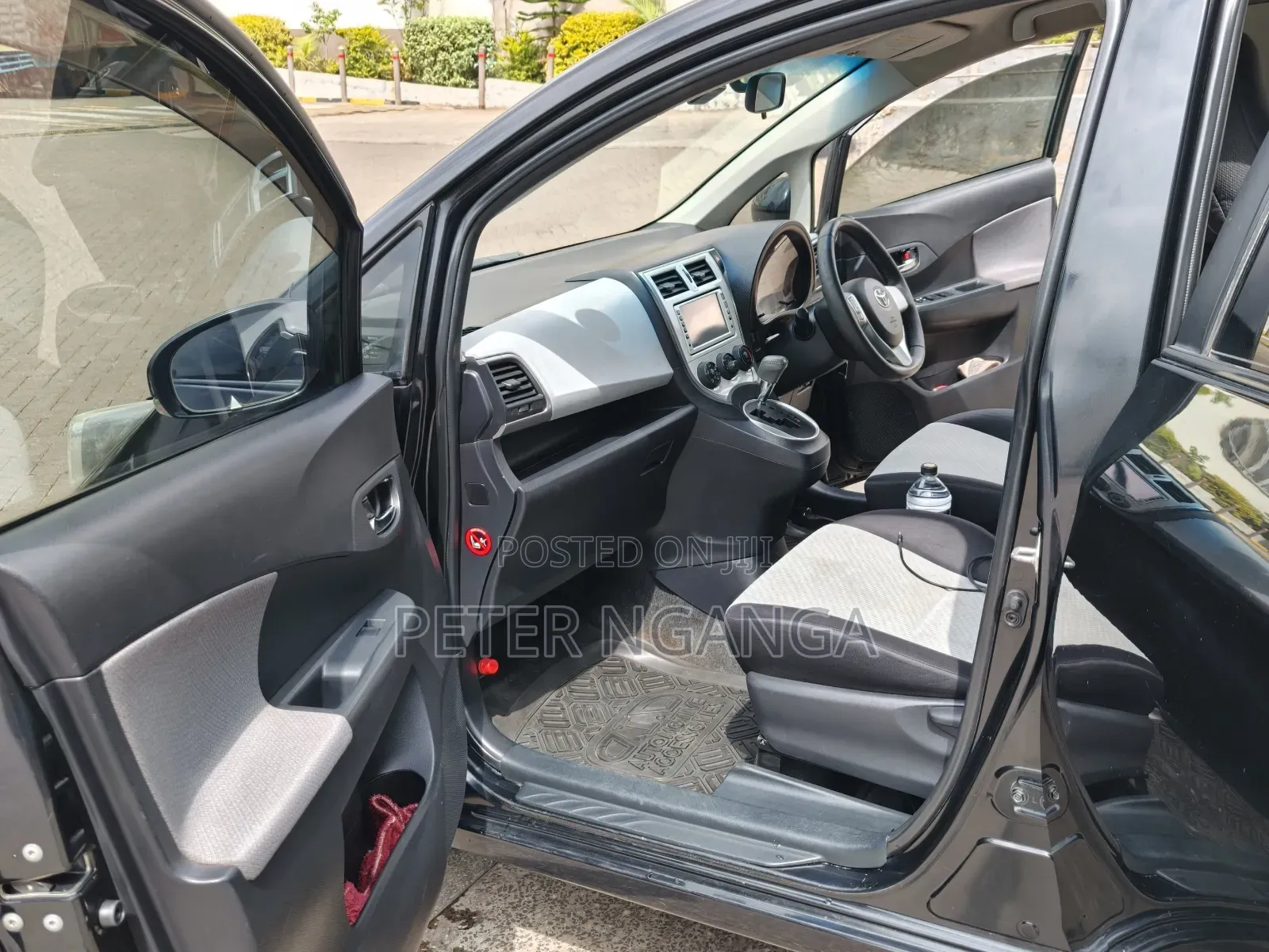 Toyota Ractis 2012 Matt Black