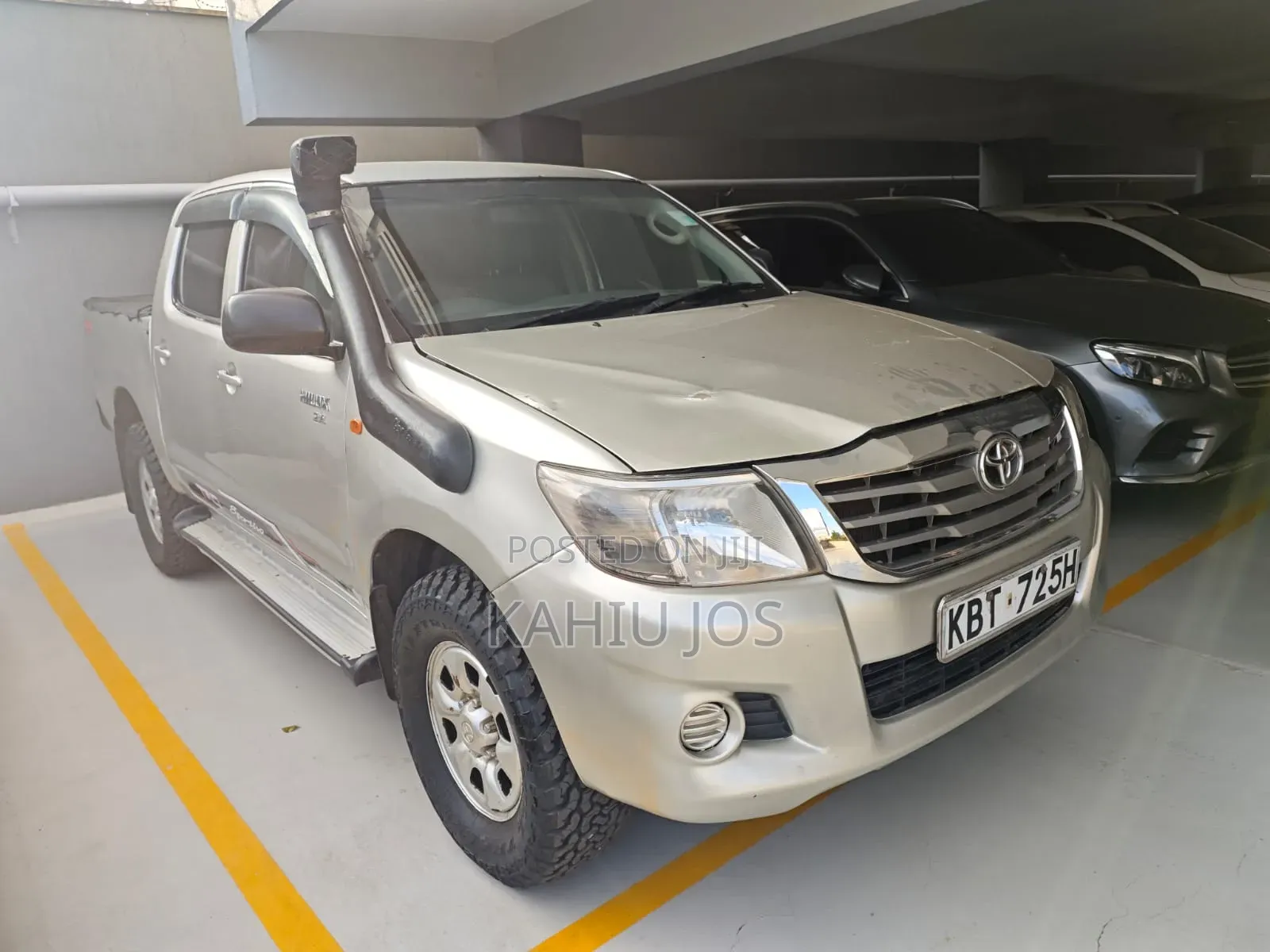 Toyota Hilux 2012 Gold