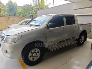 Toyota Hilux 2012 Gold