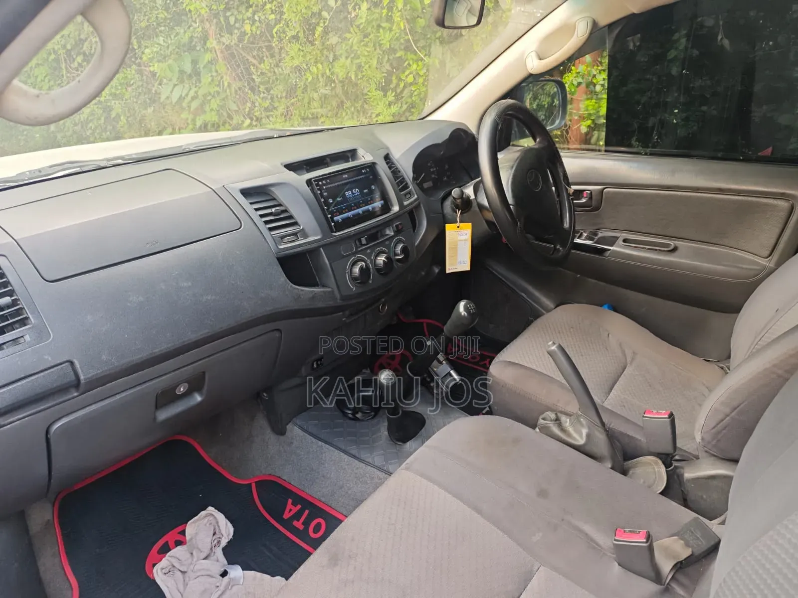 Toyota Hilux 2012 Gold