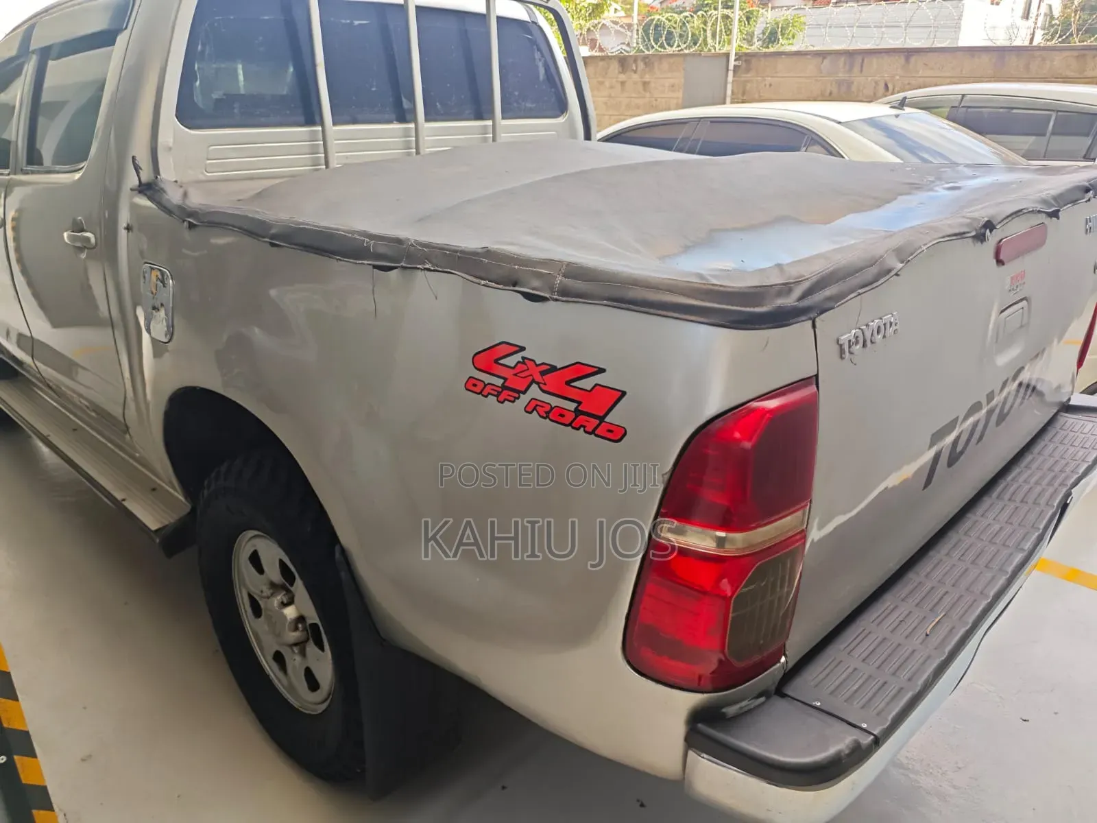 Toyota Hilux 2012 Gold