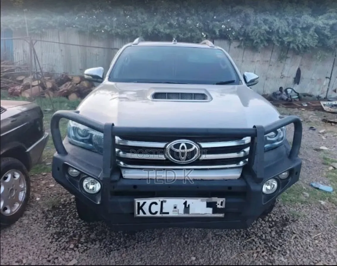 Toyota Hilux 2017 Silver