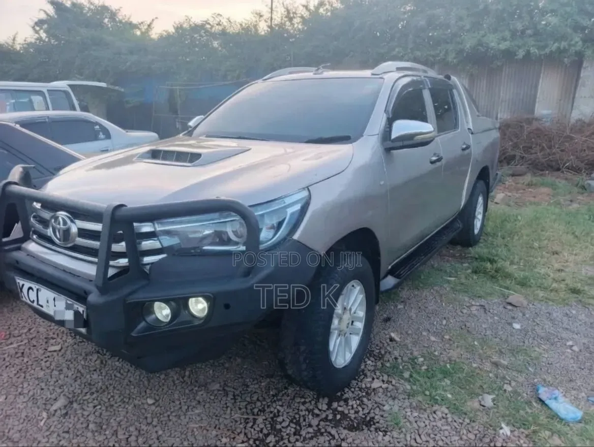 Toyota Hilux 2017 Silver