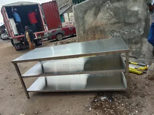 Ss 304 Customized 3*7ft Working Tables With Two Undeshelves