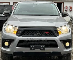 Toyota Hilux 2019 Silver