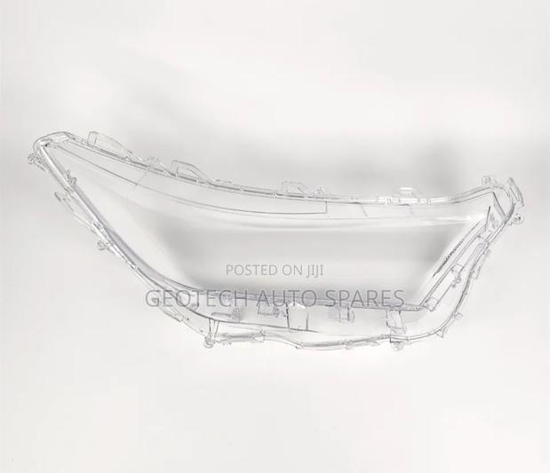 Auris 2017 Headlight Lens