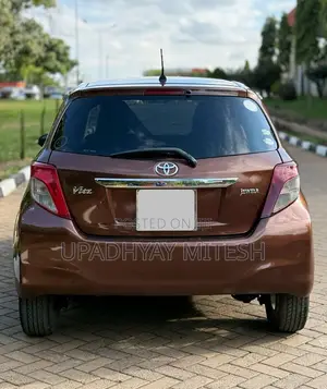 Toyota Vitz 2015 Brown
