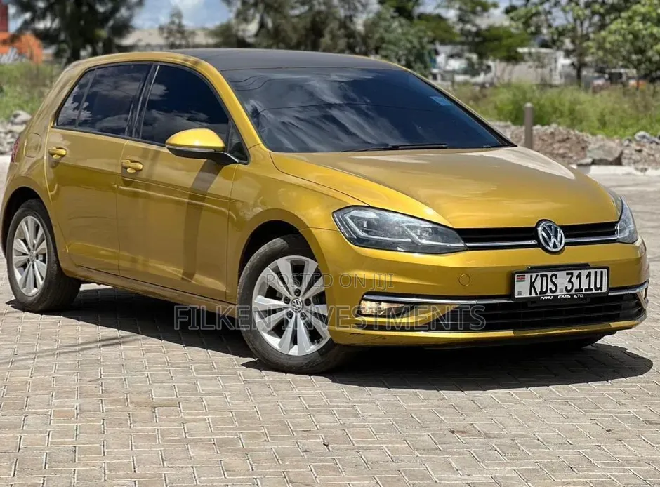 Volkswagen Golf 2017 Gold