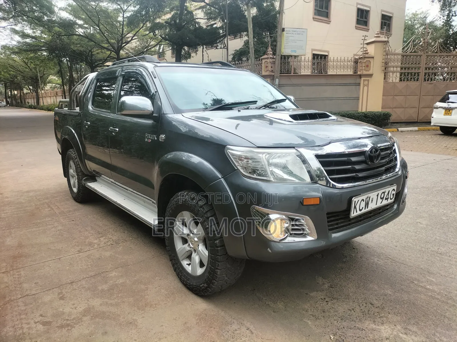 Toyota Hilux 2012 Gray