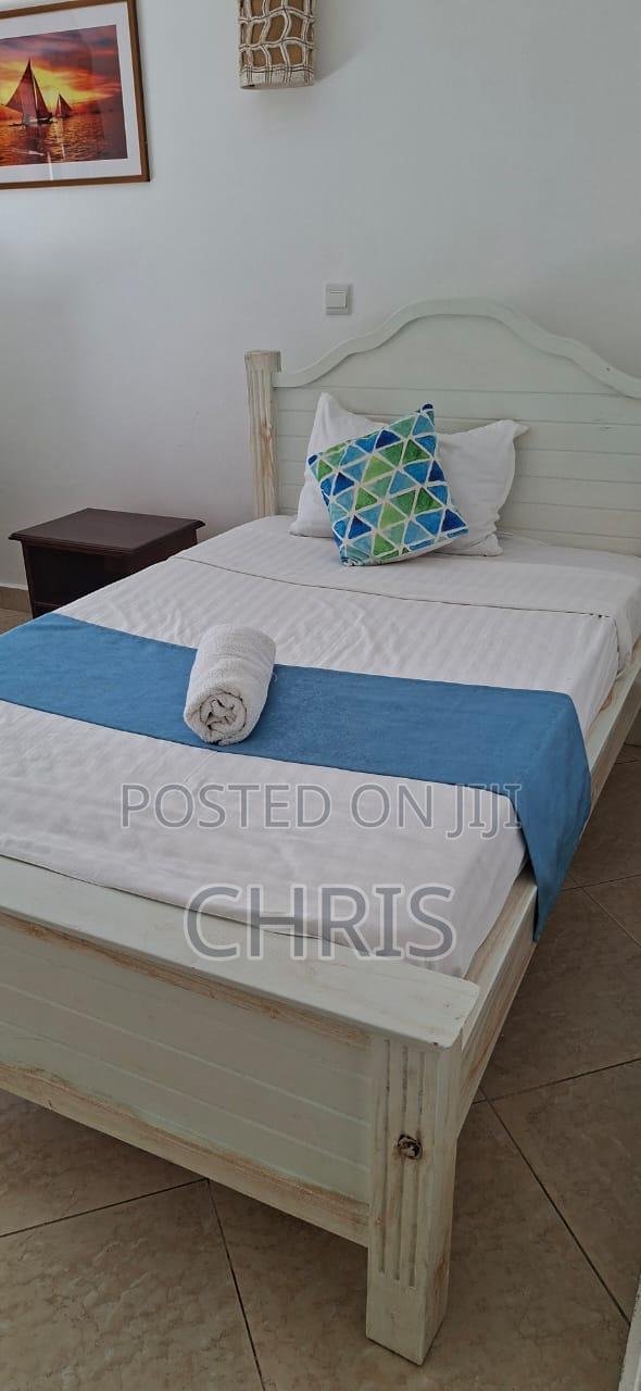 Lot Sale! Beds, Carpet, Portraits, Mattresses, Sofas, Washing Machine