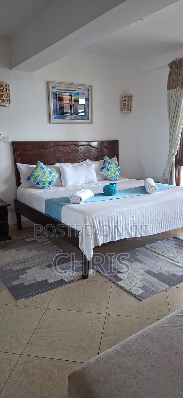 Lot Sale! Beds, Carpet, Portraits, Mattresses, Sofas, Washing Machine - thumbnail 15