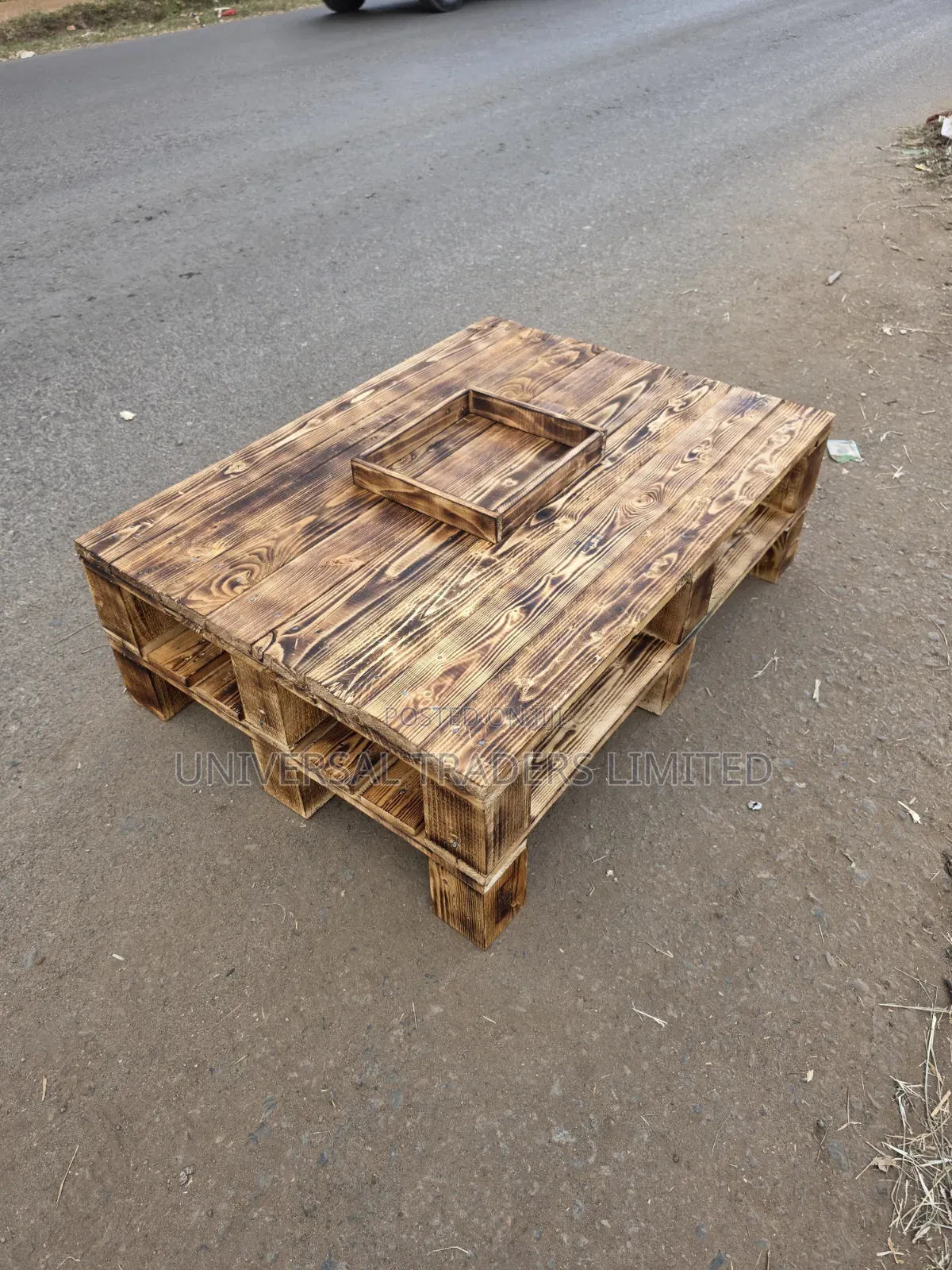 Simple Rustic Pallet Table