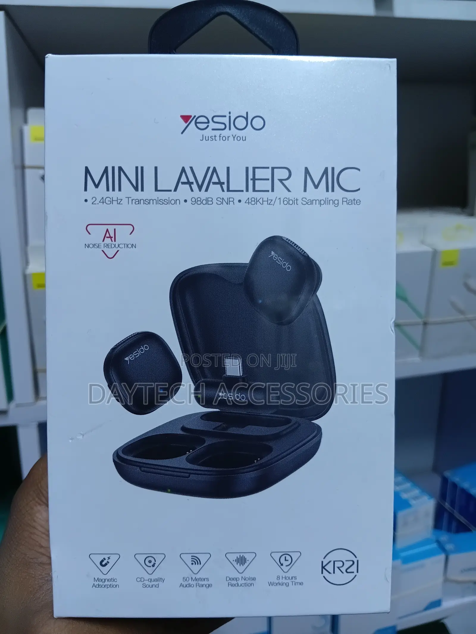 This Is a Yesido Kr21 Mini Lavalier Microphone With Two Clip-on Mics.