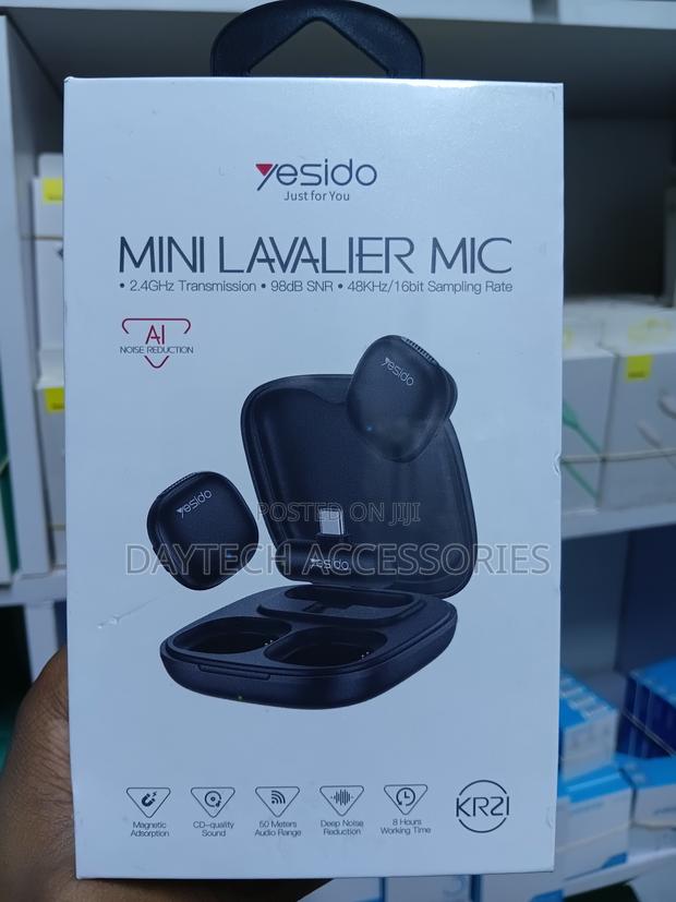 This Is a Yesido Kr21 Mini Lavalier Microphone With Two Clip-on Mics. - thumbnail 2