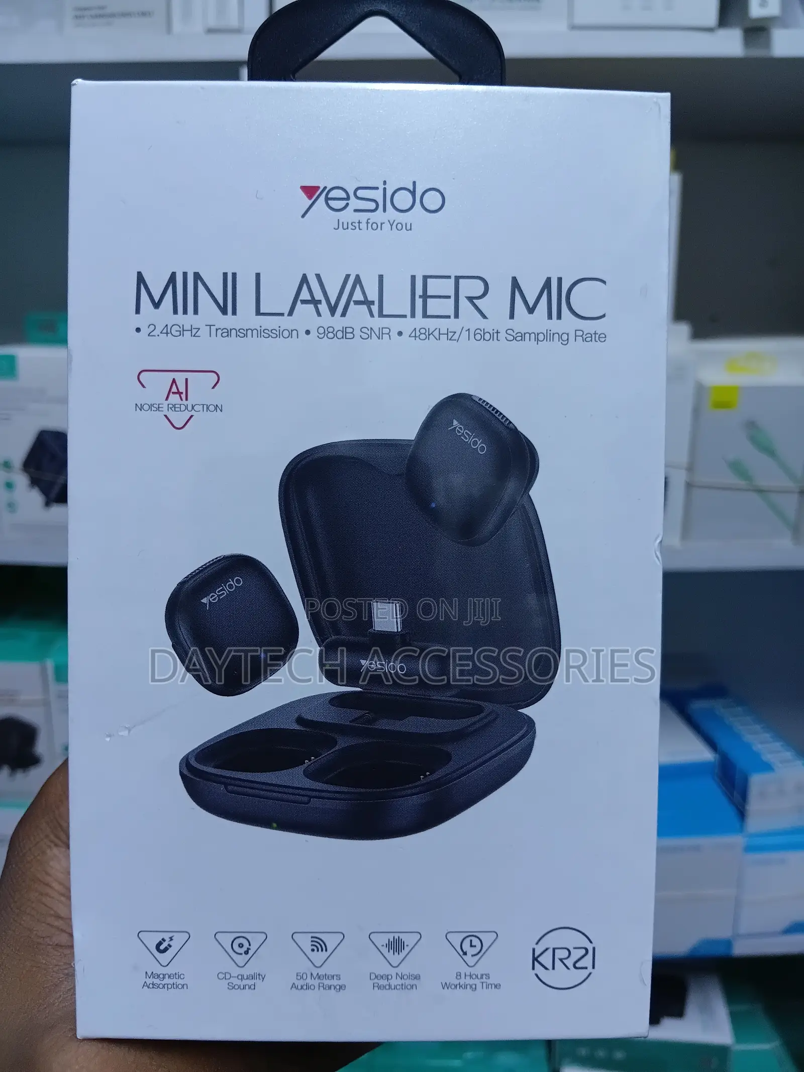 This Is a Yesido Kr21 Mini Lavalier Microphone With Two Clip-on Mics.