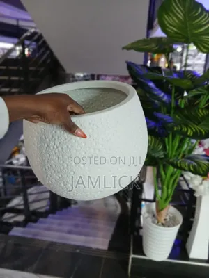 Stylish Decorative Planter - Gw
