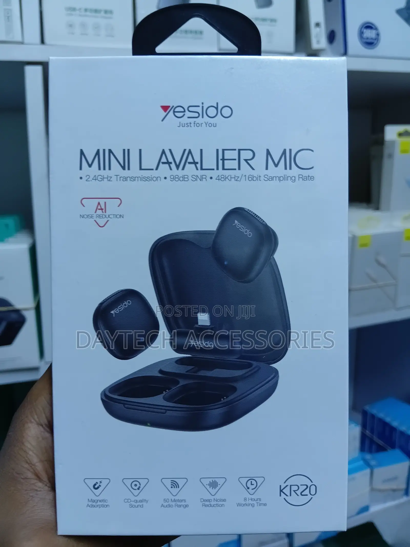 Yesido Kr20 Mini Wireless Lavalier Microphone for iPhones and iPads.