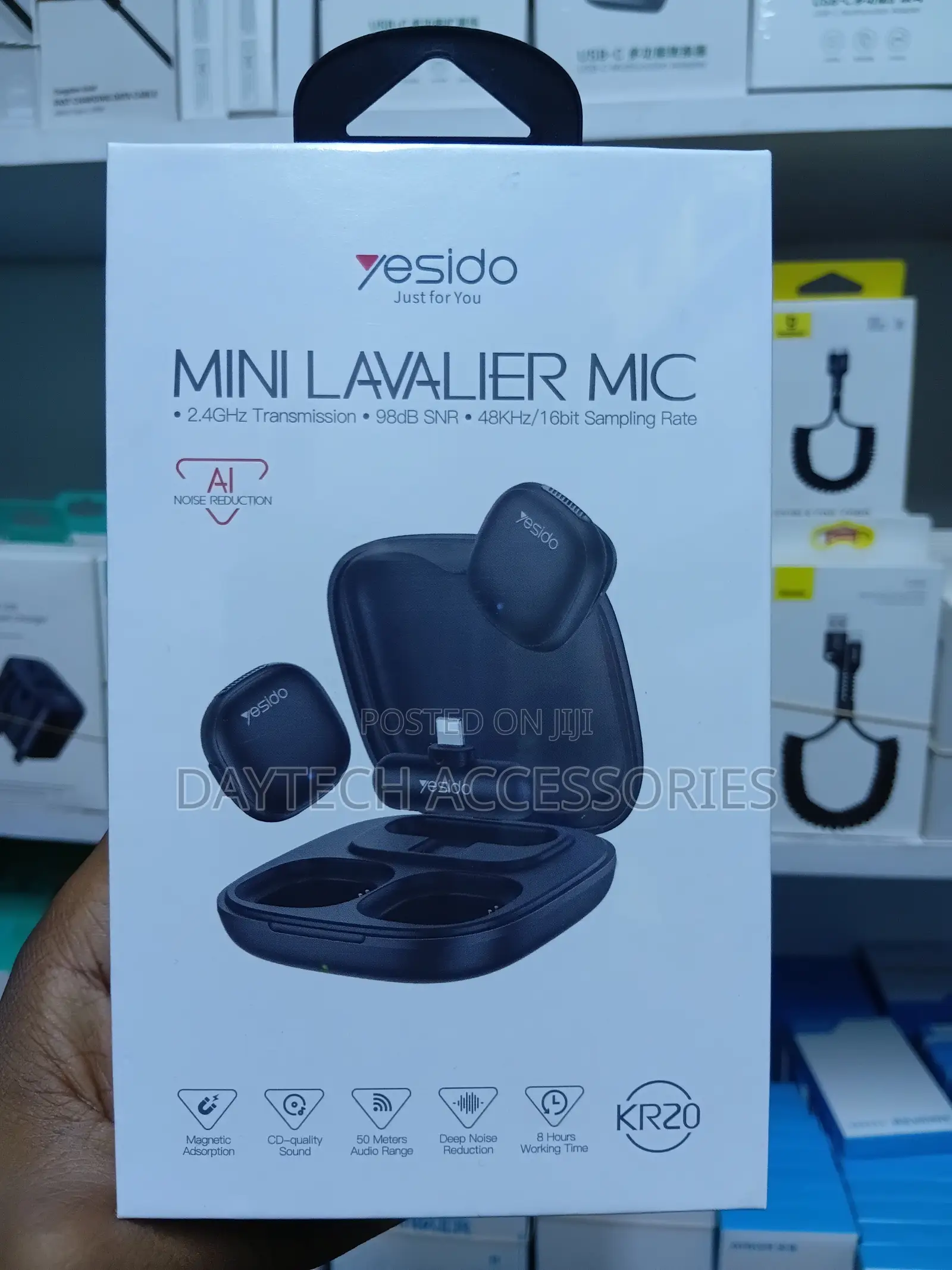 Yesido Kr20 Mini Wireless Lavalier Microphone for iPhones and iPads.