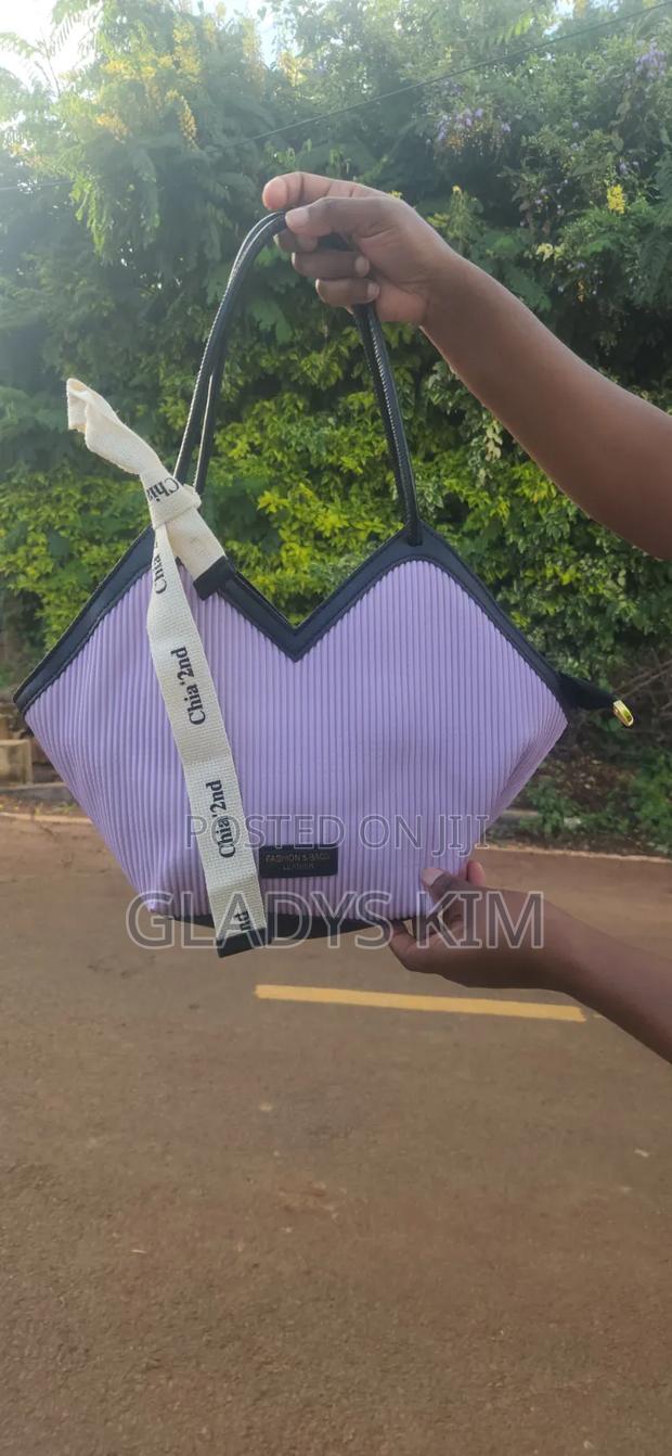 Vshaped Fashion Bag - thumbnail 3