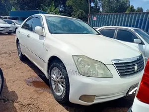 Toyota Crown 2006 White
