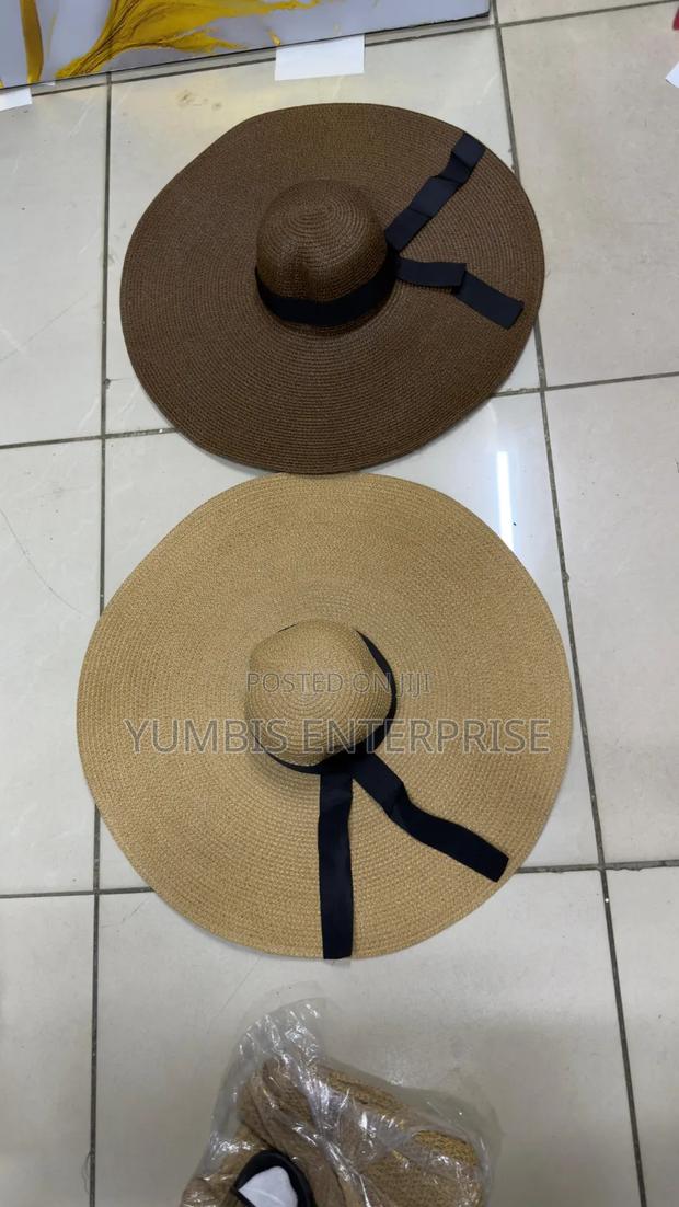 Over Sized Summer Beach Hats at 1200 - thumbnail 2