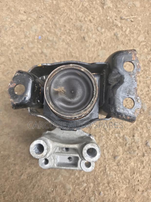 Gear and Engine Mounting Mount Mountain - thumbnail 3